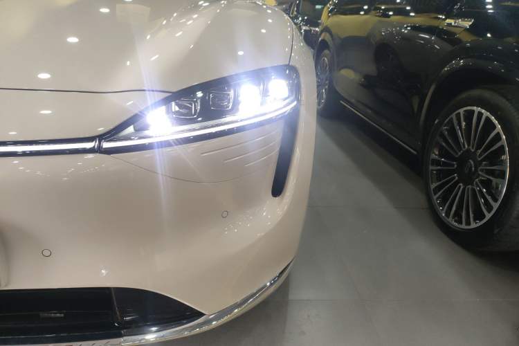 Used Hima Luxeed R7 2025 Range-Extended Version 251 km Max