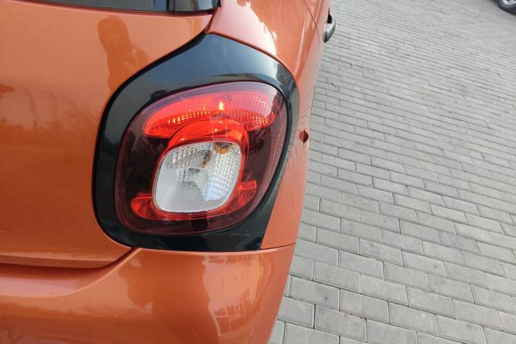 Used smart forfour 2018 1.0L 52 kW Dynamic Edition