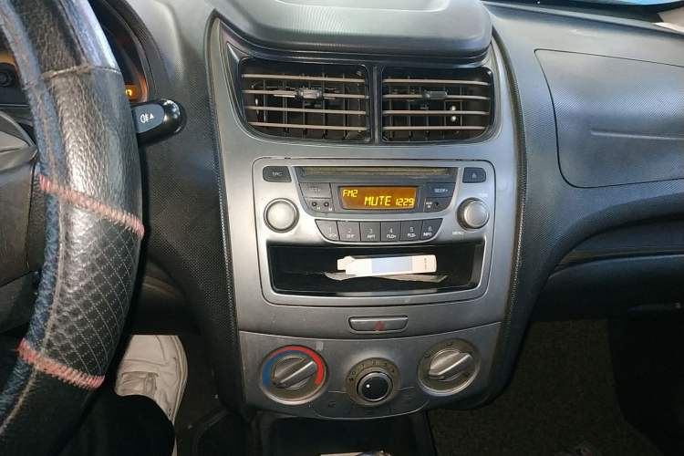 Used Chevrolet Sail 2013 Sedan 1.4L Manual - Youyi Happiness Edition