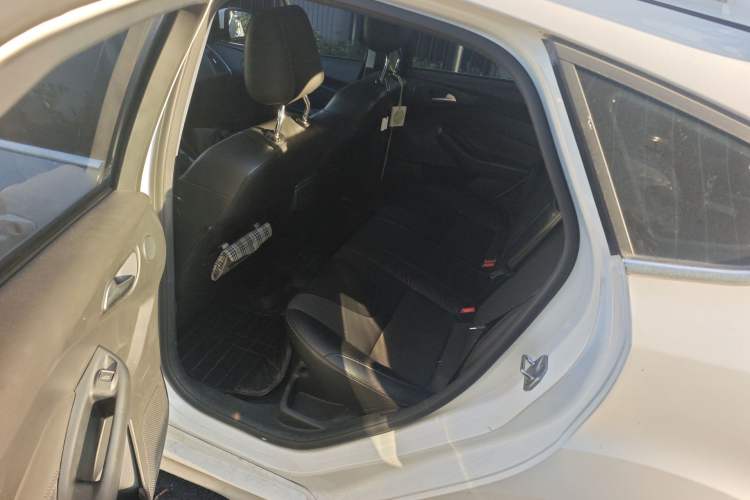 Used Ford Focus 2012 Hatchback 2.0L Automatic Luxury Sport Model
