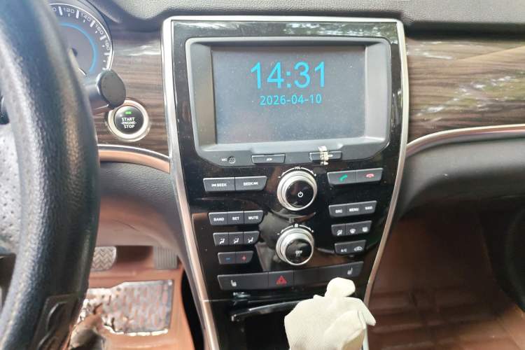 Used Haval H2 2015 1.5T Automatic Two-Wheel Drive Elite Edition Audio And AC Panel