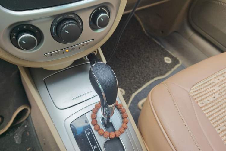 Used Buick Excelle 2013 1.5L Automatic Classic Model
