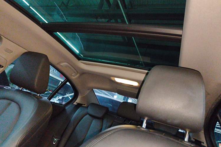 Used BMW 1 Series 2017 118i Design Package Model Headliner