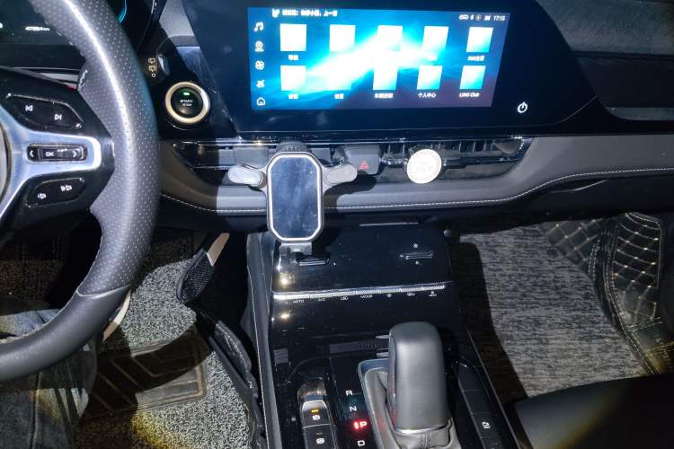 Used Wuling Victory 2022 Revised Version 280T 1.5T CVT Flagship Edition Audio And AC Panel