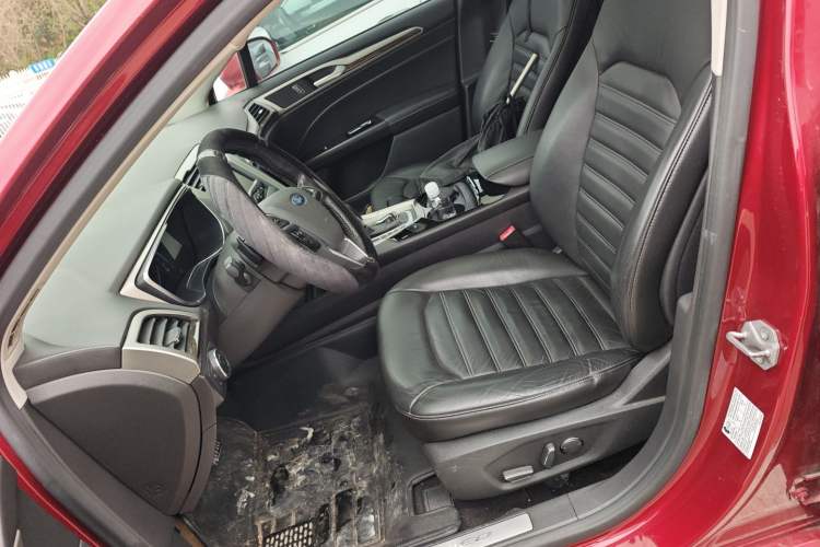 Used Ford Mondeo 2013 2.0L GTDi 200 Fashion Edition Left Front Seat