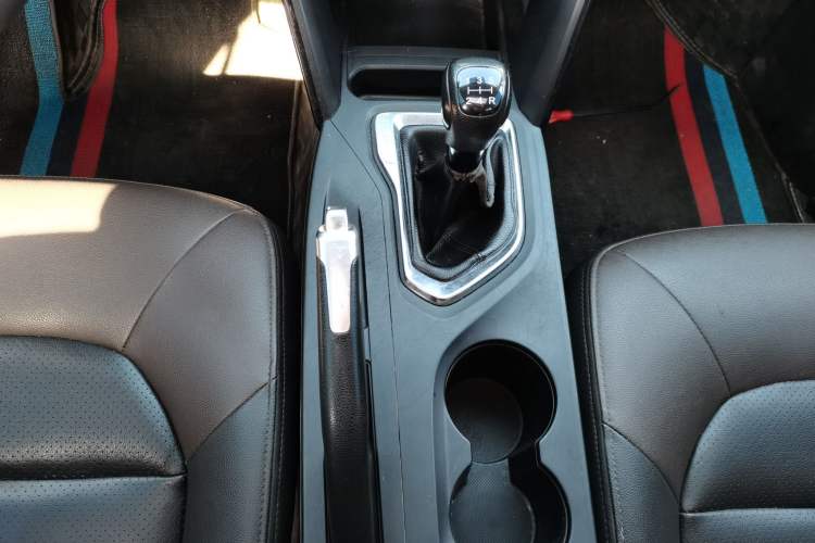 Used GAC Trumpchi GS4 2015 200T Manual Luxury Edition Gear Lever