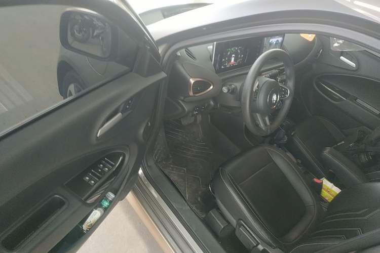 Used ORA White Cat 2022 Xiaoyue Mao Edition 401 km Flagship Model Lithium Ternary