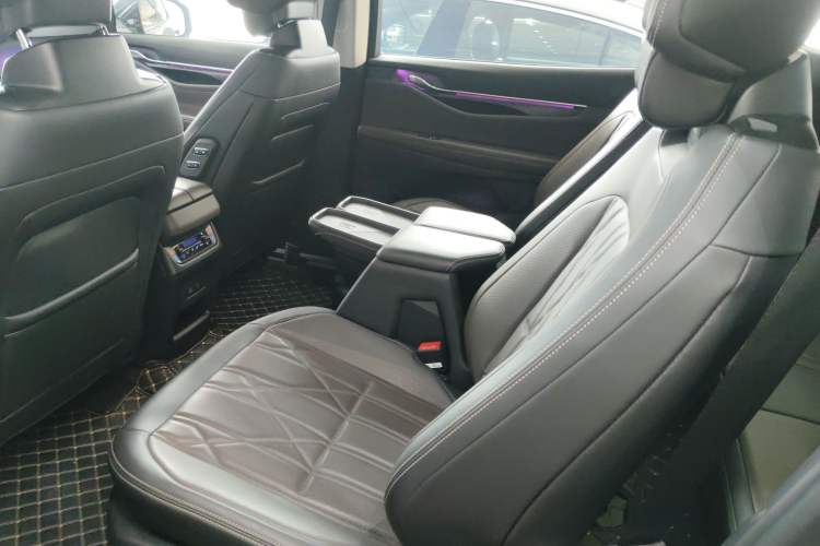 Used Ford Edge 2025 Ford Explorer L 2.0T EcoBoost E-Hybrid Four-Wheel-Drive 7-Seater Supreme Model
