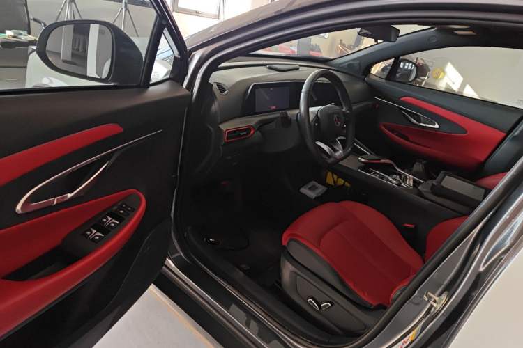 Used Changan UNI-T 2020 1.5T Prestige Version
