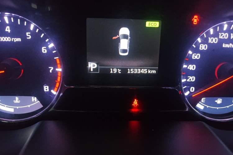 Used Kia K5 2014 2.0L Automatic LUXURY Odometer Close Up