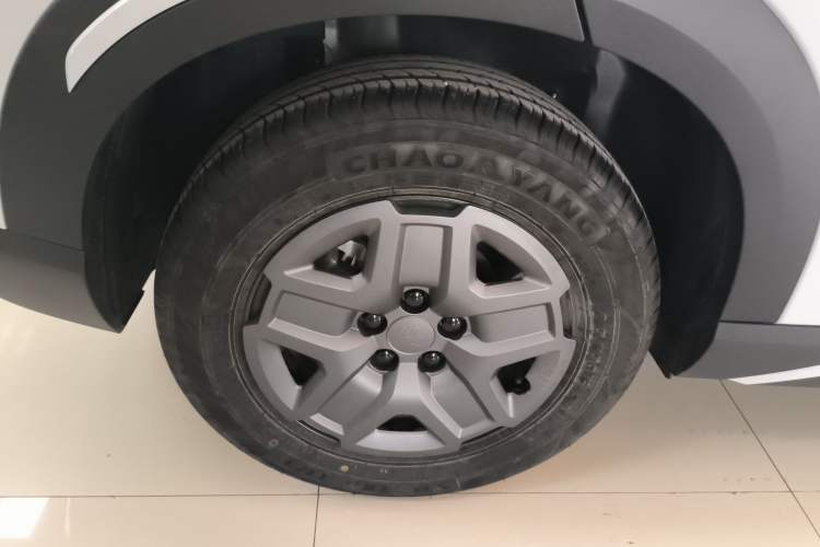 Used BYD Yuan UP 2024 401 km Active Version Right Rear Wheel Hub