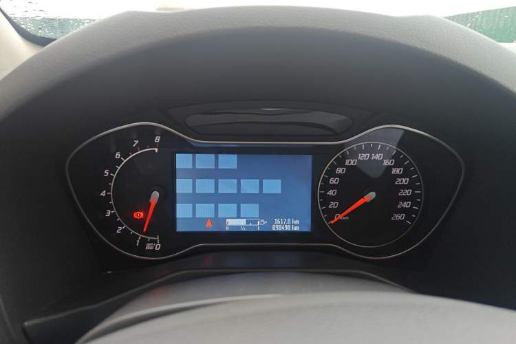 Used Ford Mondeo 2011 2.3L Luxury Model
