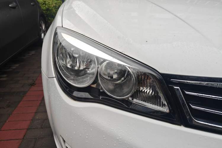 Used Roewe 350 2015 1.5L Automatic Luxury Sunroof Edition