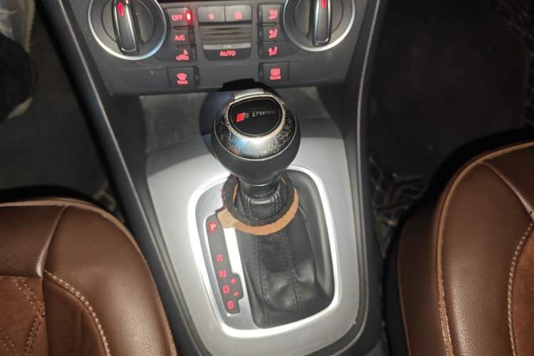 Used Audi Q3 2017 30 TFSI Fashion Model Gear Lever