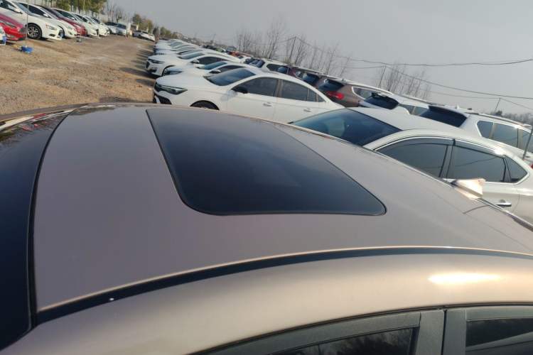 Used Hyundai Elantra (6th Generation / Lingdong) 2016 1.6L Automatic ZhiXuan · Youth Edition Roof