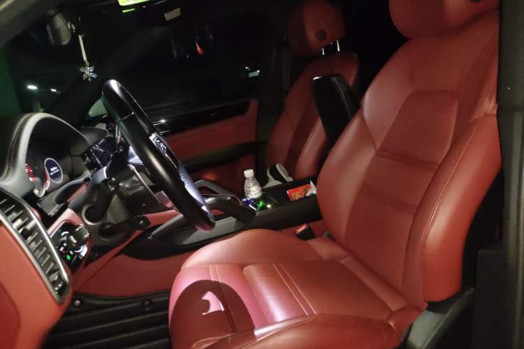 Used Porsche Cayenne E-Hybrid 2020 Cayenne E-Hybrid 2.0T Left Front Seat