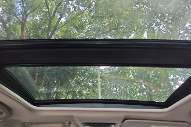 Used Honda Vezel 2016 1.8L CVT Front-Wheel Drive Pioneer Edition Headliner