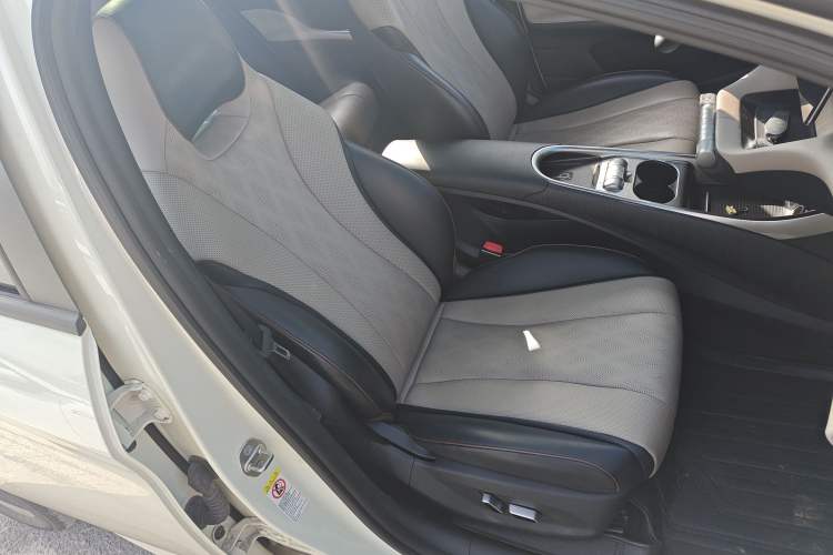 Used BYD Dolphin 2023 420 km Fashion Edition
