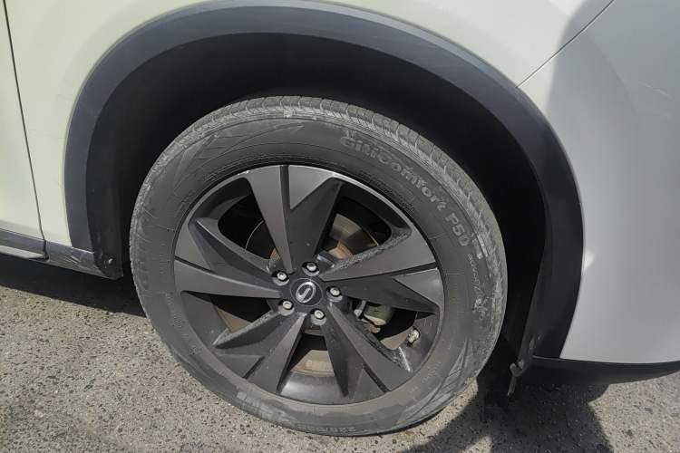 Used GAC Trumpchi GS4 2022 270T Automatic Smart Drive Technology Edition (Upgraded Version) Right Front Wheel Hub