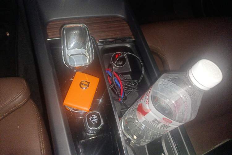 Used Volvo S60 2023 B4 Zhiyuan Luxury Edition Gear Lever