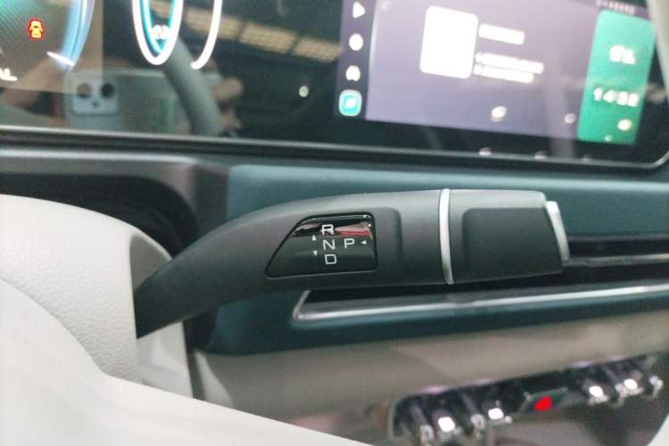 Used ORA Good Cat 2023 401 km Standard Range Prestige Version Lithium Iron Phosphate Gear Lever