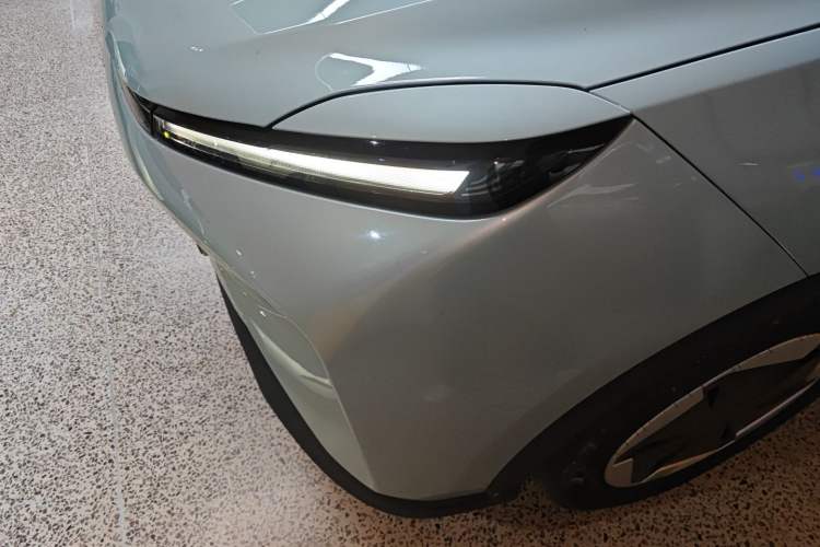 Used Geometry E Firefly 2024 301km Flowing Light
