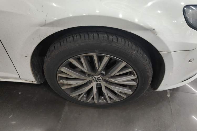 Used Volkswagen FAW-Volkswagen CC 2016 300TSI 25th Anniversary Edition Right Front Wheel Hub