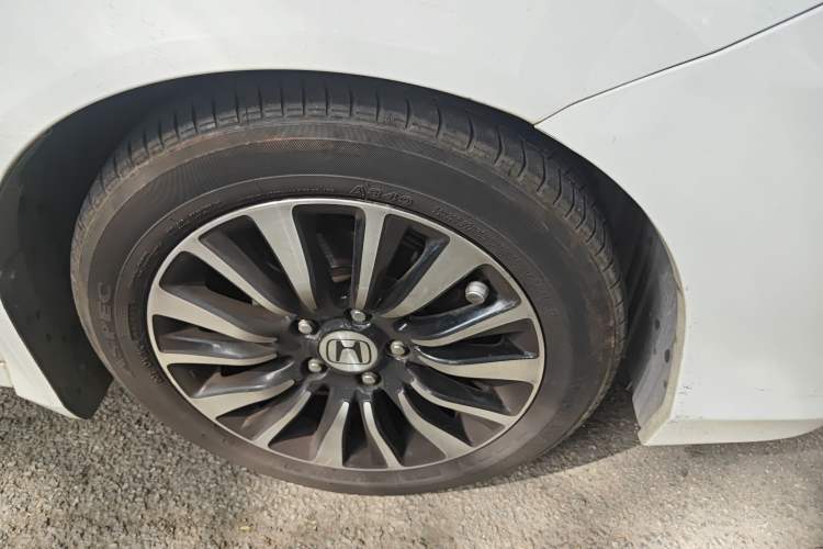 Used Honda Crider 2013 1.8L automatic luxury edition
