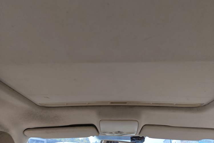 Used Volkswagen Bora 2012 1.6L Manual Comfort Model Headliner