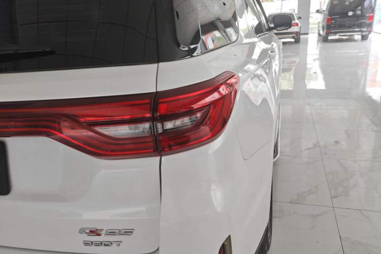 Used CHANGAN CS95 2021 2.0T Two-Wheel Drive Luxury Version
