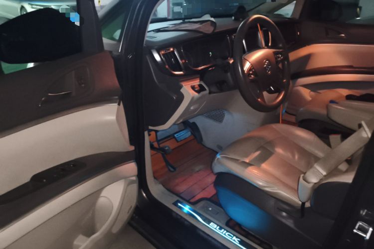 Used Buick GL8 2011 3.0L GT Luxury Business Haoya Edition Driver Seat