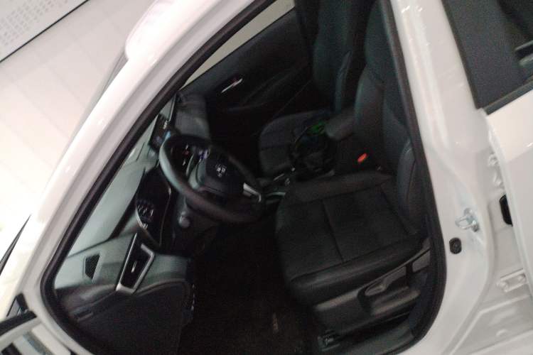 Used Toyota Levin 2024 Smart Electric Hybrid Dual-Engine 1.8L Luxury Edition
