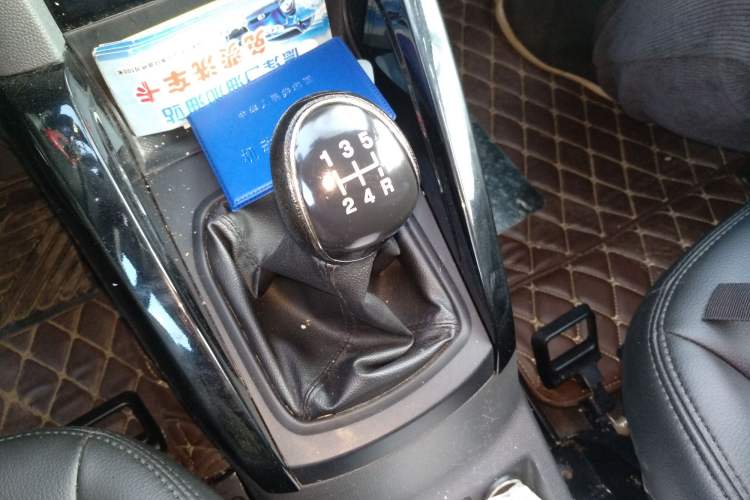 Used Ford EcoSport 2013 1.5L Manual Fashion Model Gear Lever