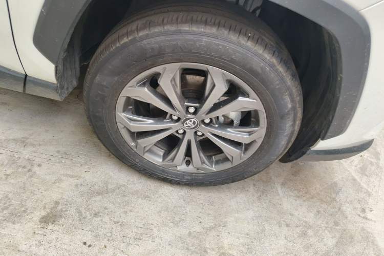 Used Toyota RAV4 2024 Dual-Motor 2.5L E-CVT Two-Wheel Drive Elite Plus Edition Right Front Wheel Hub