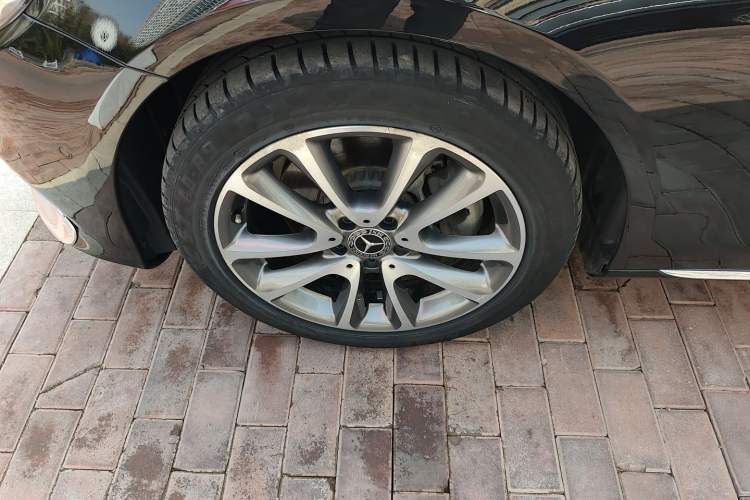 Used Mercedes-Benz E-Class 2018 Facelift E 200 L 4MATIC Left Front Wheel Hub