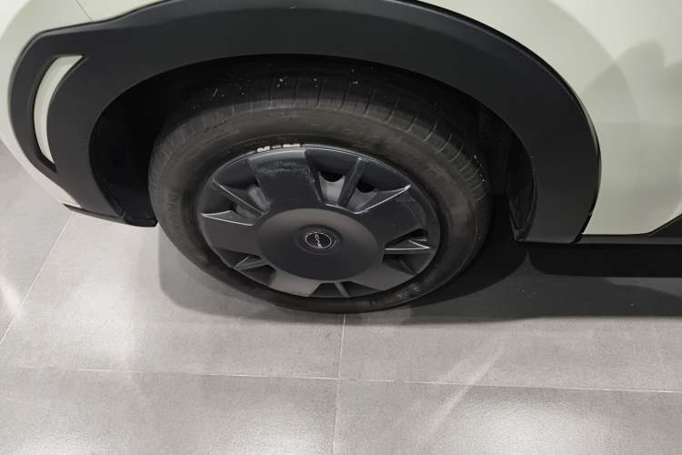 Used BYD Seagull 2024 Honor Edition 305km Dynamic Version Right Rear Wheel Hub