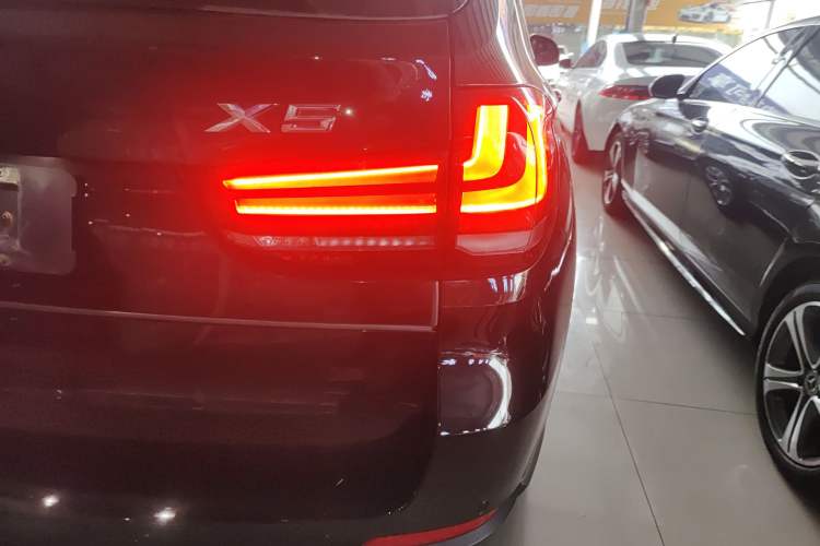 Used BMW X5 2018 xDrive28i
