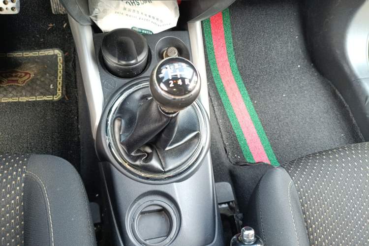 Used Mitsubishi ASX 2013 2.0L Manual Two-Wheel Drive Comfort Edition Gear Lever