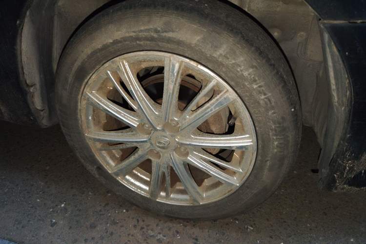 Used Soueast V3 Lingyue 2013 Revised Version 1.5L Manual – Affordable Edition Right Front Wheel Hub