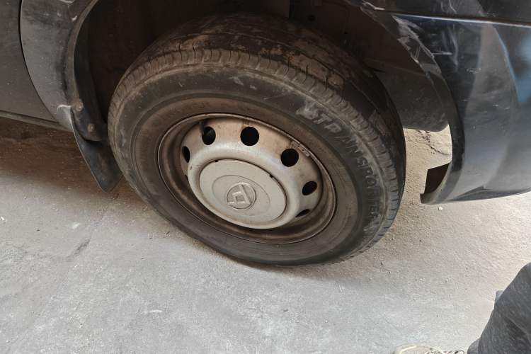 Used SAIC MAXUS Xintu V80 2021 2.0T AMT Classic Aoyuntong Short Wheelbase Mid-Roof 5/6-Seater
