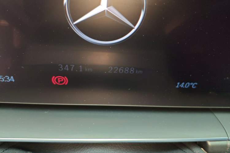 Used Mercedes-Benz GLE 2024 GLE 350 4MATIC Dynamic Edition Odometer Close Up