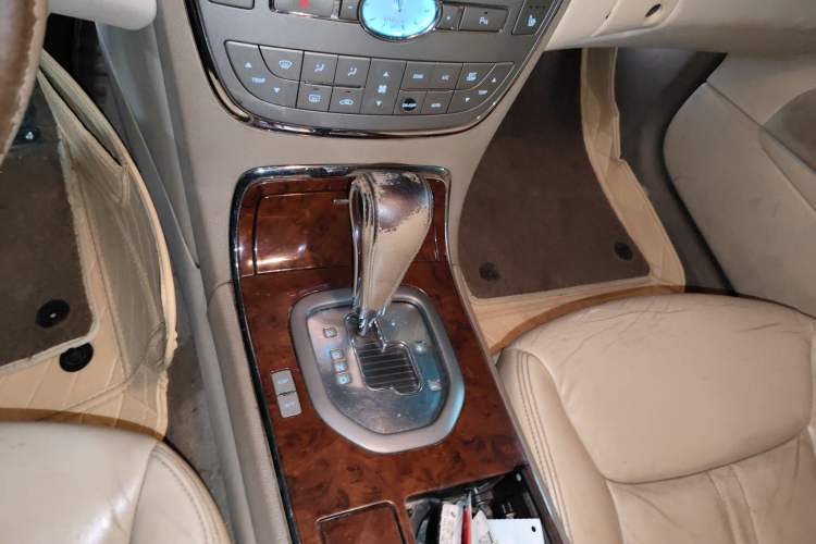 Used Buick Park Avenue 2009 2.8 Comfort Edition Gear Lever