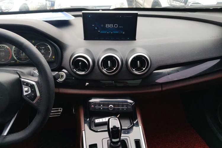 Used Wey VV7 2017 2.0T Flagship Model Audio And AC Panel