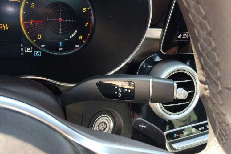 Used Mercedes-Benz GLC 2021 GLC 260 L 4MATIC Dynamic Edition Gear Lever