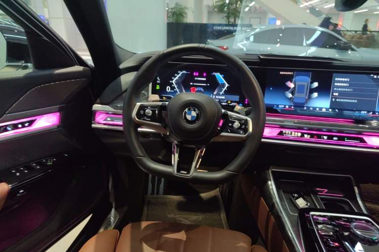 Used BMW 7 Series 2023 740Li Luxury Edition M Sport Package Steering Wheel