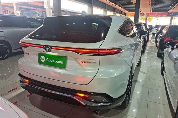 Used Toyota Venza 2023 2.0L CVT Two-Wheel Drive Prestige Version Rear Right 45 Deg