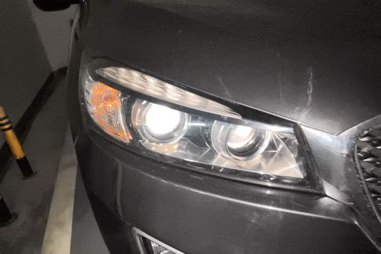 Used Kia Sorento 2015 Sorento L 2.4L Gasoline 4WD Elite Edition 7 Seats China IV Standard