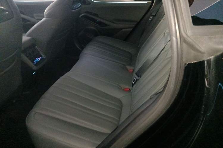 Used BYD Song L EV 2025 662 km Advanced Intelligent Driving Version Interior 4