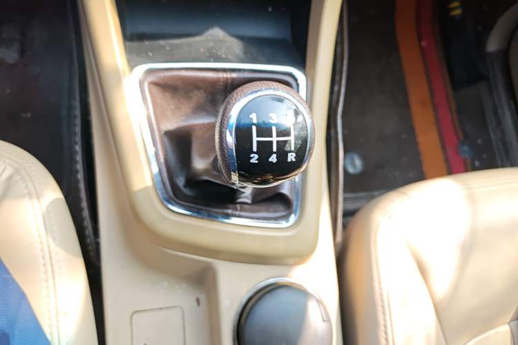 Used Baojun 730 2015 1.8L Manual Luxury Navigation ESP Version 7-seater