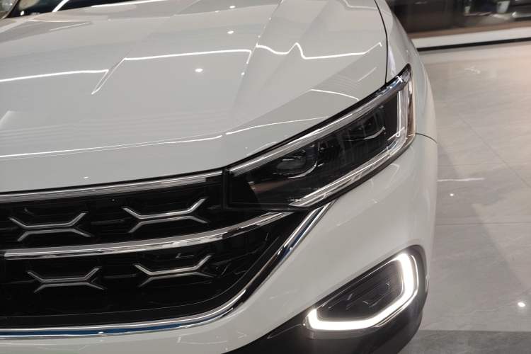 Used Volkswagen Tayron 2024 330TSI Two-Wheel Drive Luxury Plus Advanced Version